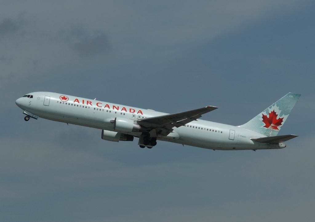 Aircraft Photo of F-GHGH, Boeing 767-375/ER