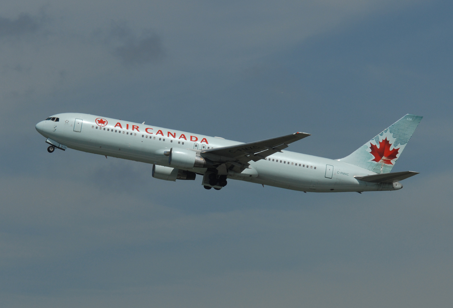 Aircraft Photo of F-GHGH, Boeing 767-375/ER