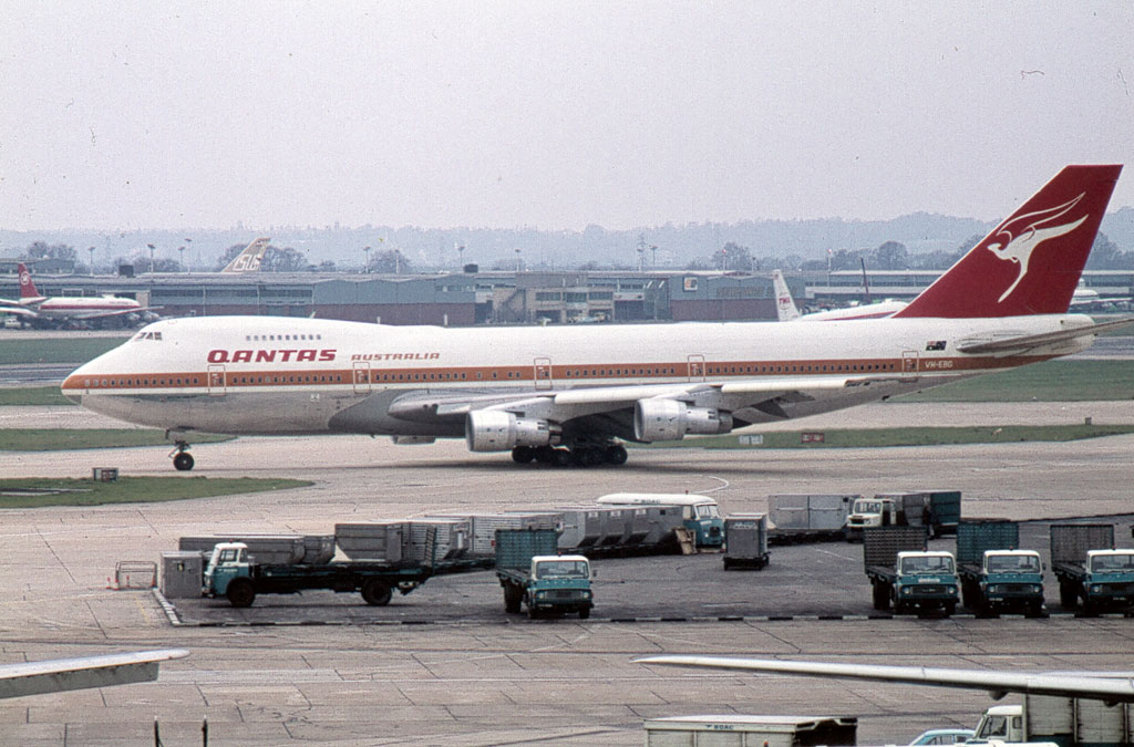 777 qantas airlines